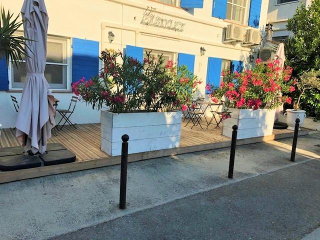 Le Castelet Hotel Saintes-Maries-de-la-Mer Exterior foto